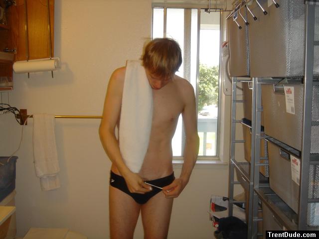 trying to tie the strings - Hidden