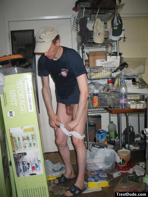 T-shirt and Getting dressed with a fruit tart