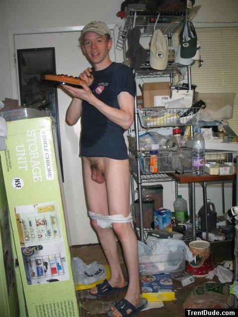 T-shirt and Getting dressed with a fruit tart