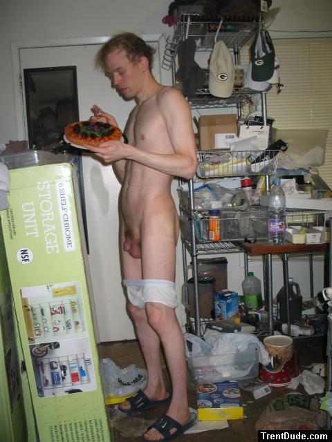 T-shirt and Getting dressed with a fruit tart