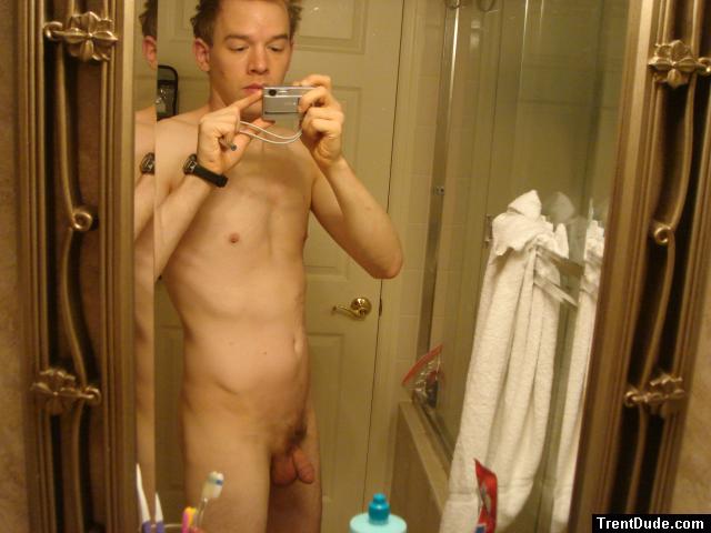 Nude - hotel