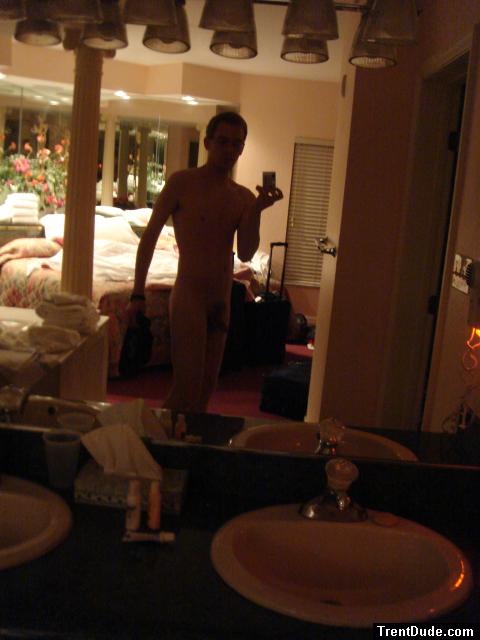 Nude Hotel - Silohuete