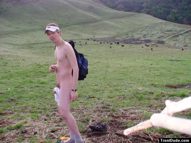 Look, he freed up his hands now.