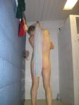 Blushing bottom in the shower, towell