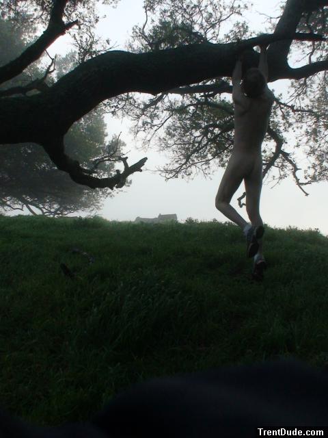 Pull ups in the nude